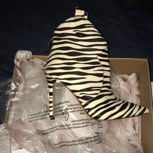 Brand new Jessica Simpson zebra print booties